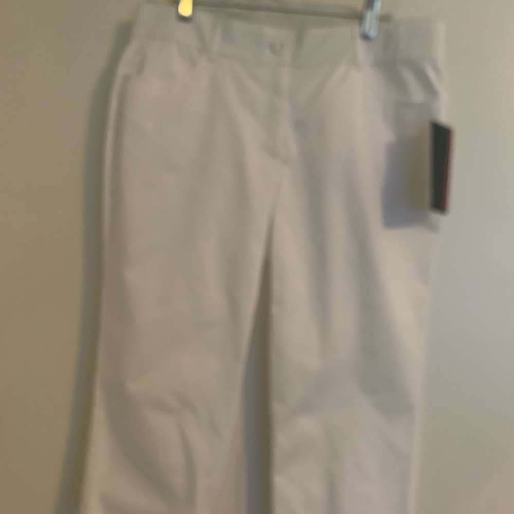 NWT Briggs Petite White Capris Size 10P